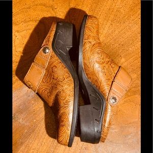 Ariat Tooled Leather Western Clogs/Mules